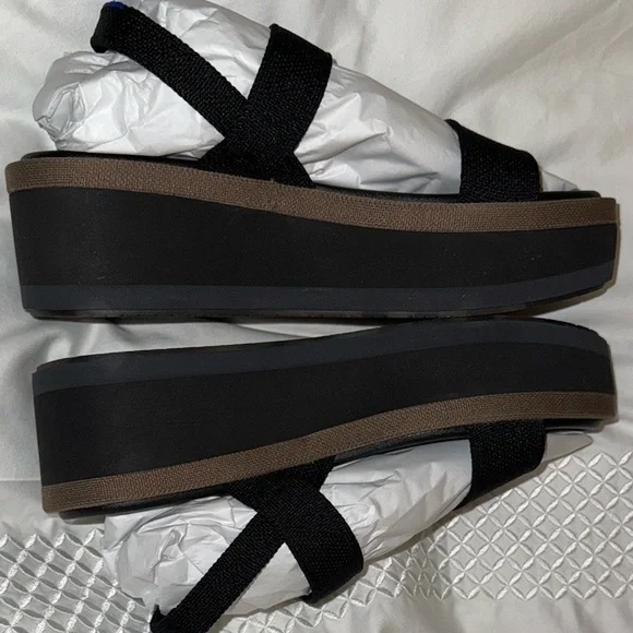 Rothy's Wedge Sandal in Pepper - Picture 13 of 13